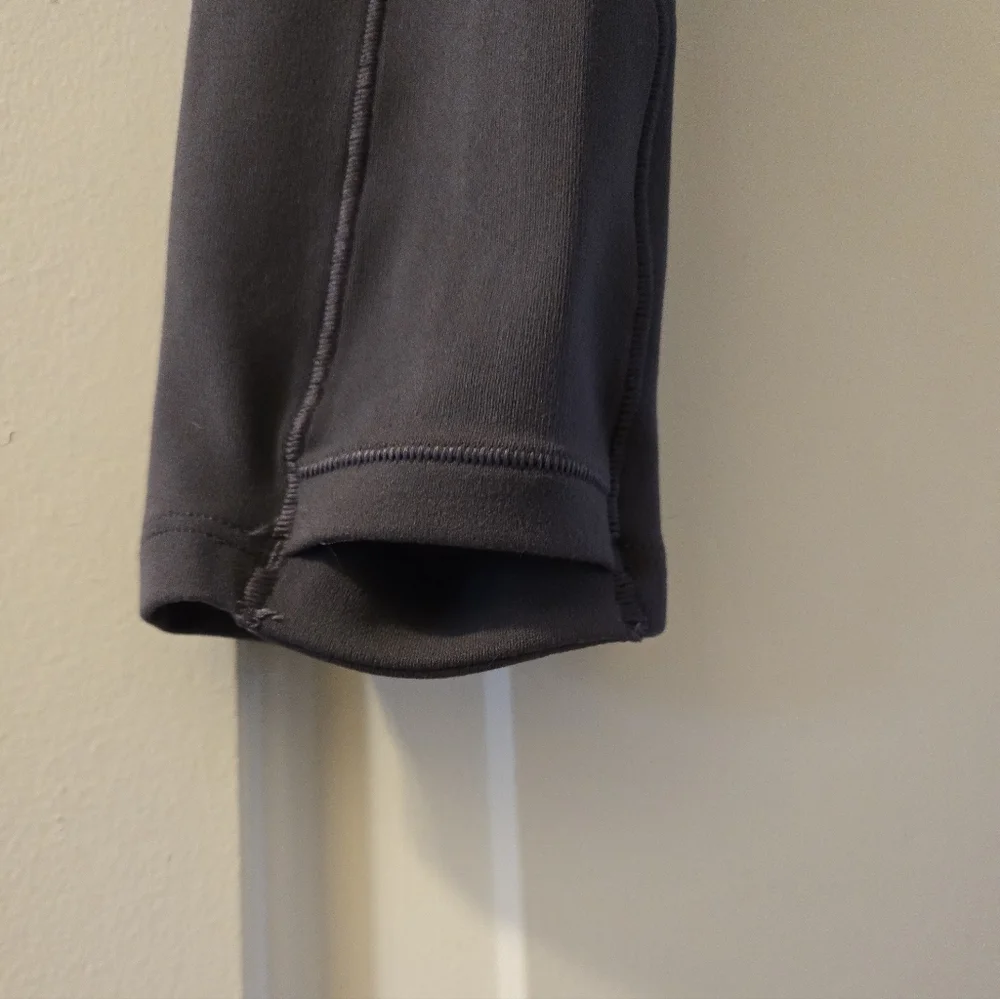Athleta Transcend Top in Charcoal - Picture 4 of 5